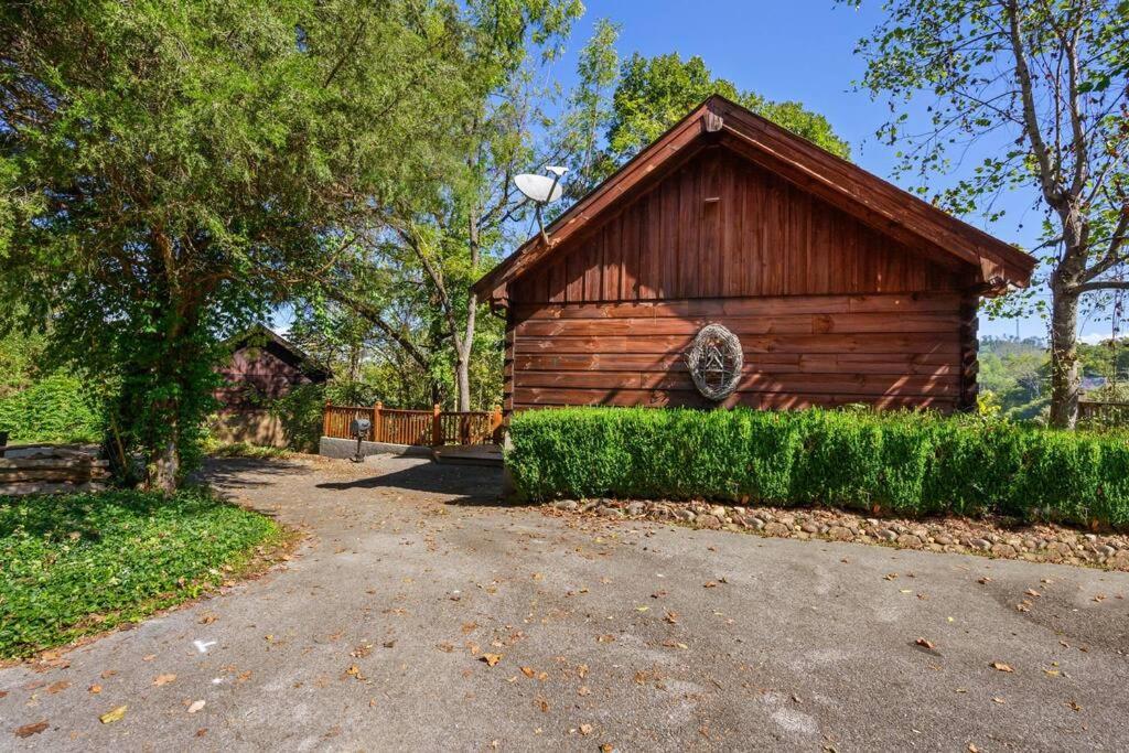 Do Not Disturb - Pigeon Forge Smoky Mountain Studio Cabin, Hot Tub, Fireplace Eksteriør billede